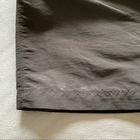 The North Face dark grey outdoor shorts, size 32 - Picture 13 of 16